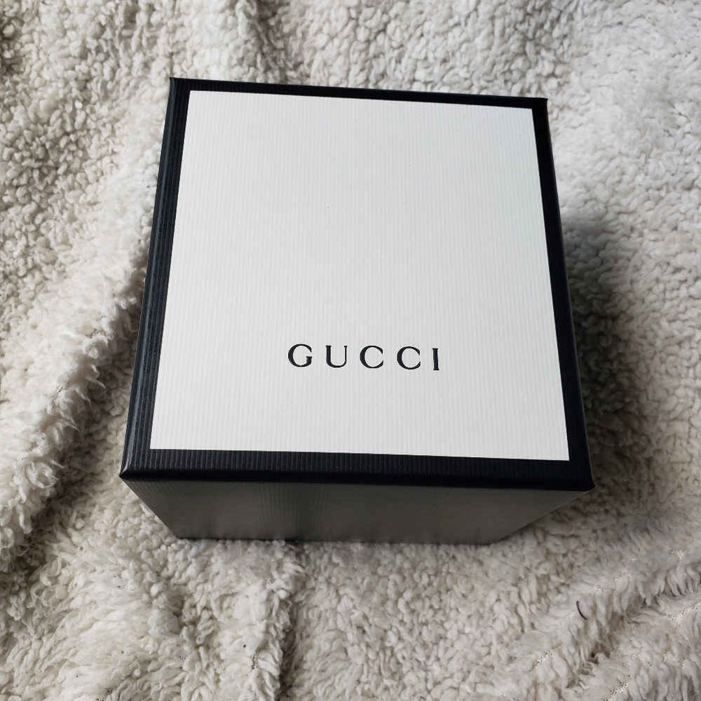 Gucci Mother of Pearl Plexiglass 24mm Quartz Watch Red White Blue - Picture 7 of 7